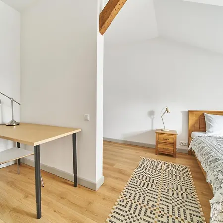 Apartment Modern Two-bedroom Apartment, City Centre *