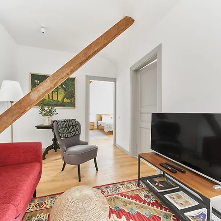 Modern Two-bedroom Apartment, City Centre Daire *