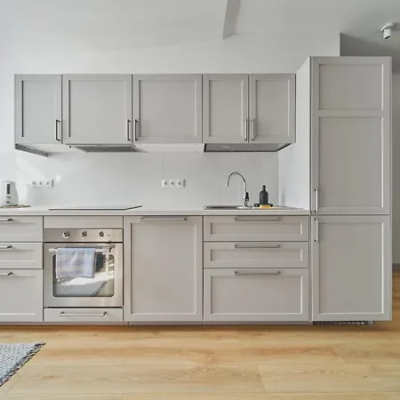 Modern Two-bedroom Apartment, City Centre Apartment