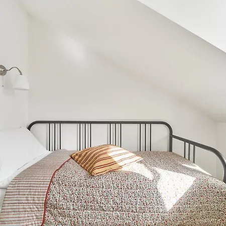 Modern Two-bedroom Apartment, City Centre Daire