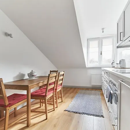 Apartment Modern Two-bedroom Apartment, City Centre *