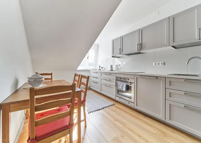 Modern Two-bedroom Apartment, City Centre