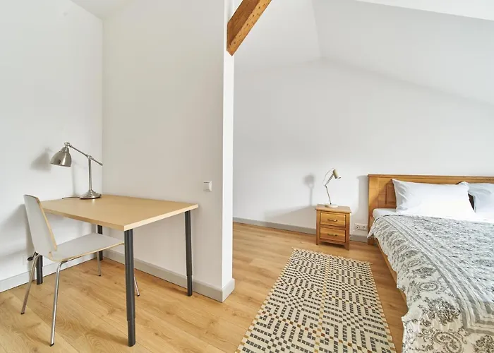 Apartment Modern Two-bedroom Apartment, City Centre *