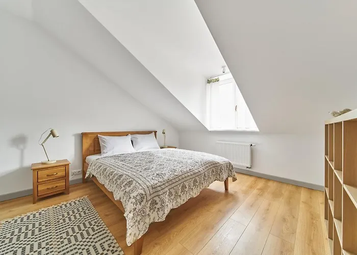 Modern Two-bedroom Apartment, City Centre